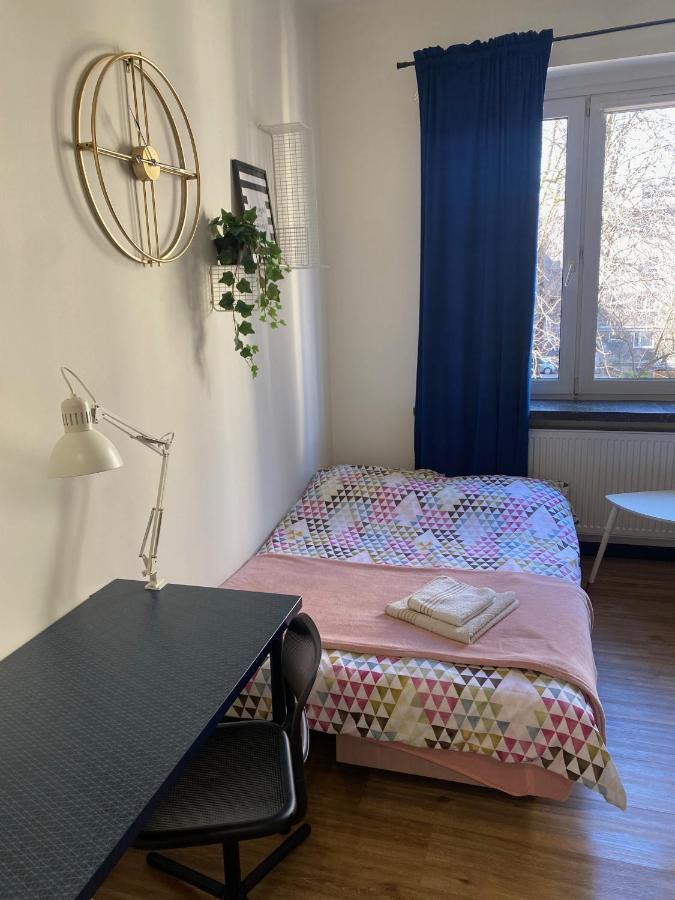 Przytulny I Nowoczesny Apartament Malgosi, 10 Min Pieszo Od Dworca I Galerii Kattowitz Exterior foto
